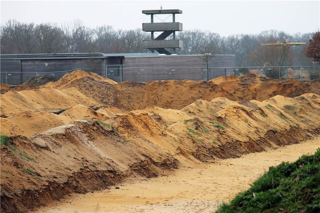 Grabungen im Olfener Westen erlauben Blick in Zeit von Karl dem Großen Weit fortgeschritten sind die Grabungsarbeiten in direkter Nähe zum Naturbad Olfen.