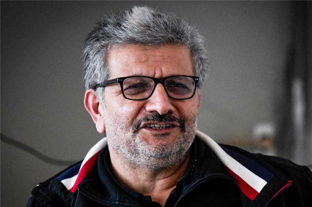 Gahmens Ex-Vorstand Hüseyin Tekin trainiert den BV Brambauer III Hüseyin Tekin, Trainer der dritten Mannschaft des BV Brambauer