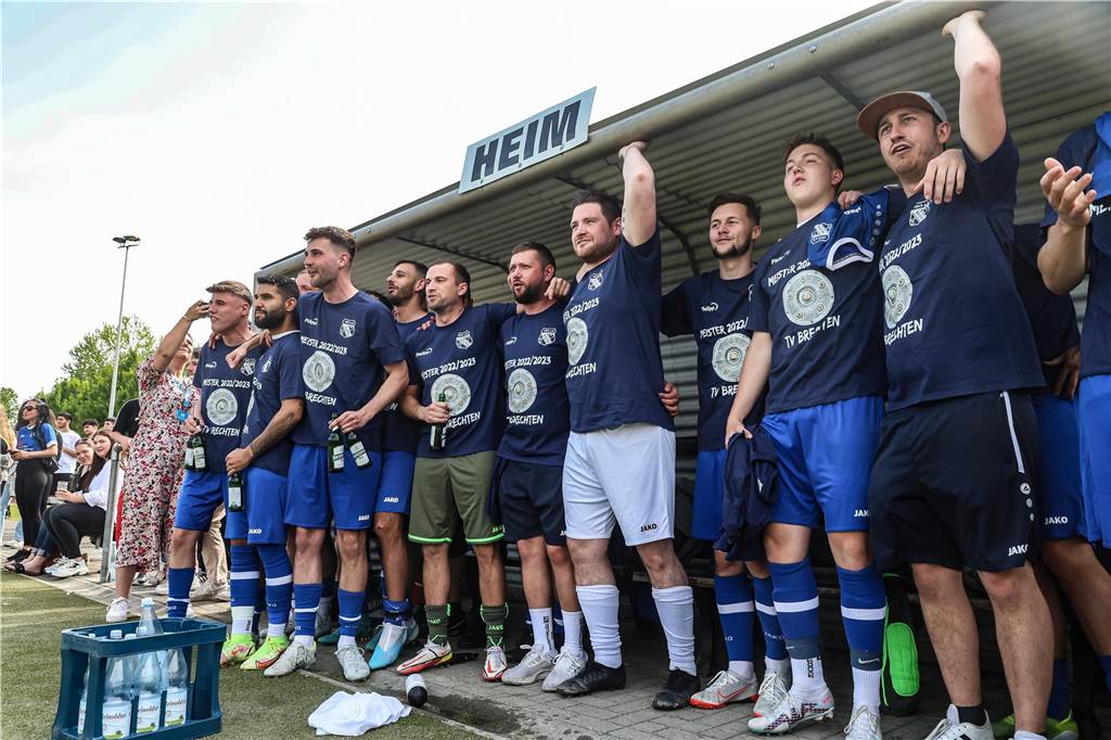 Weitere Fußball-Teams aus Dortmund haben noch die Chance, so zu jubeln wie der TV Brechten am Sonntag.