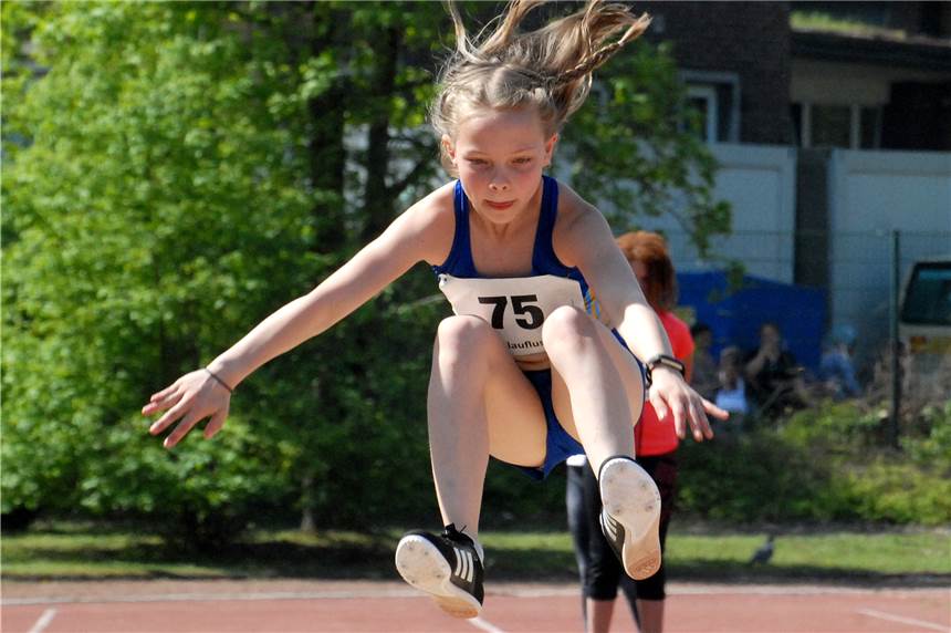 Nicht Corona schreckt Athleten vom Start in Dorsten ab Weitsprung beim Sportfest der LG Dorsten