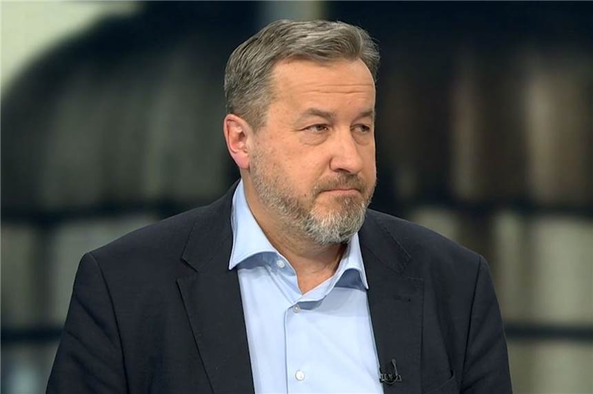 Experte im Video: „Benzinpreise werden weiter steigen. Der Staat kann nicht helfen“ Welt-Redakteur und Wirtschaftsexperte Daniel Wetzel sieht hohe Energiekosten auf die Menschen in Deutschland zukommen.