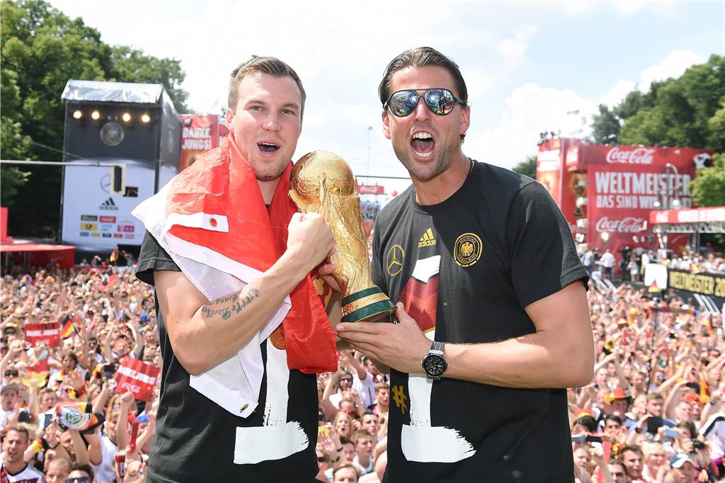 Ex-BVB-Profi Kevin Großkreutz ist zurück in Dortmund - Vertrag ist unterschrieben Weltmeister Kevin Großkreutz spielt jetzt in der Westfalenliga.
