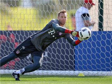 Weltmeister Manuel Neuer hat das Torwarttraining wieder aufgenommen. Foto: Andreas Gebert