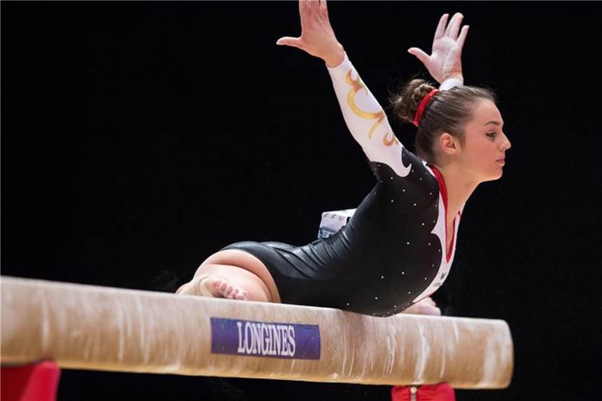 Schäfer stürzt: „Auch Weltmeister dürfen Fehler machen“ Weltmeisterin Pauline Schäfer stürzte beim Schäfer-Salto. Foto: Andrew Cowie/EPA