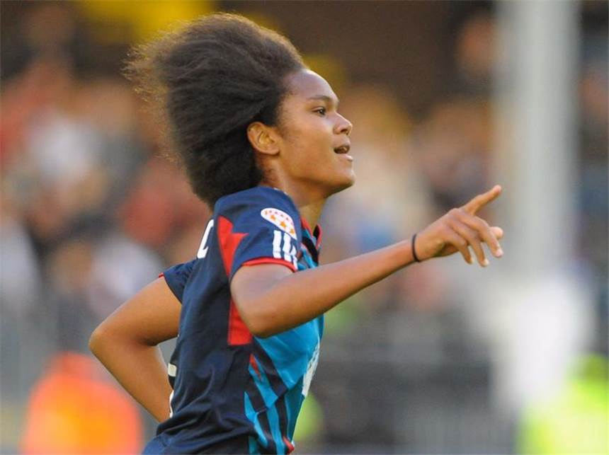 Potsdams Frauen verpassen Champions-League-Krone Wendie Renard erzielt für Lyon das erste Tor des Abends.