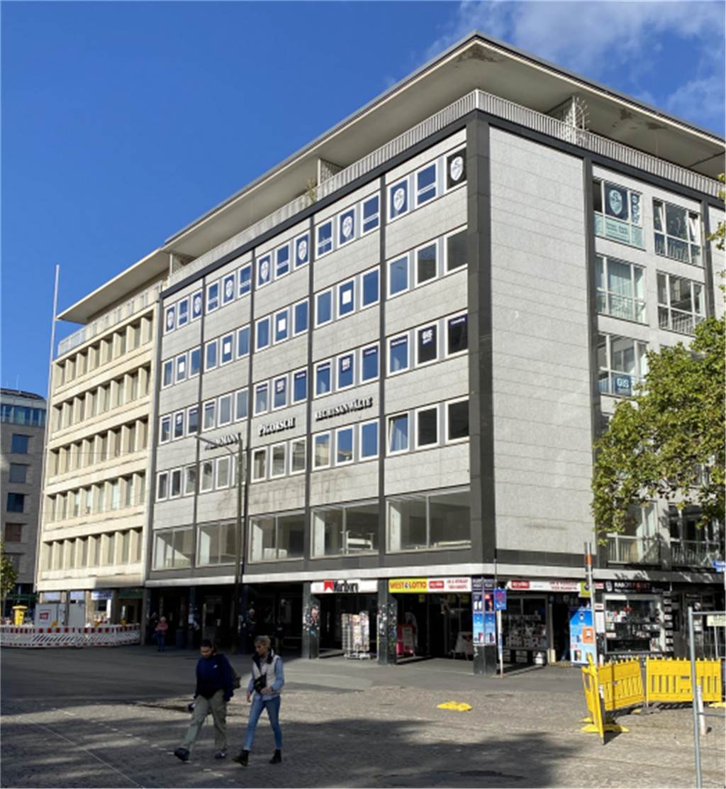 Geschäftshaus an St. Reinoldi: Essen und Trinken mit Panoramablick Wenig einladend ist zurzeit das Umfeld der Häuser am Friedhof, gleich gegenüber von St. Reinoldi.