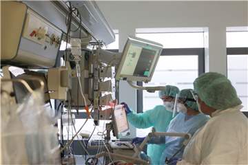 Weniger Covid-Patienten, die dafür länger bleiben müssen, beschäftigen die Intensivstationen in Lüner Krankenhäusern.