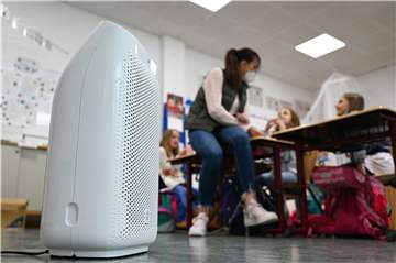Wenn der Raesfelder Hauptausschuss im September über die mobilen Luftfilter diskutiert, hat die Schule längst schon wieder begonnen, und der Herbst steht vor der Tür.
