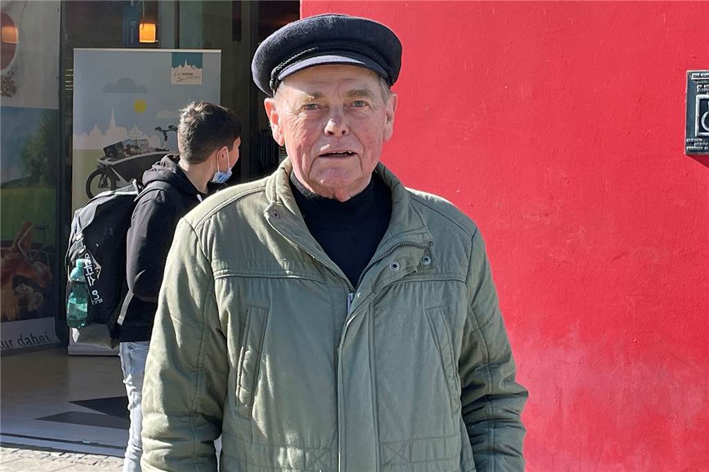 Mit Video: Kunden haben kein Verständnis für Rewe-Schließung in Werne Wenn der Rewe demnächst schließt, "dann ist das Mist", sagt kurz und bündig Oskar Schöler (79).