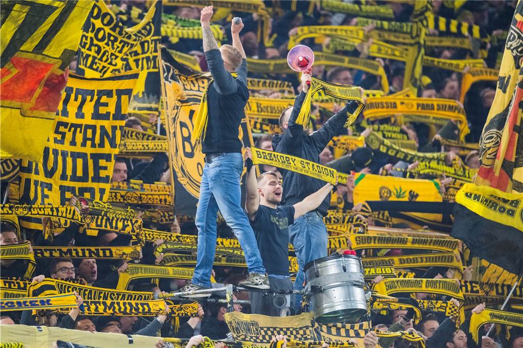 Die fortschreitende Entfremdung der BVB-Fans und ihre Folgen Wenn die aktiven Fans sich künftig weniger für den BVB engagieren, dann könnte sich auch die Stimmung auf der Südtribüne ändern.