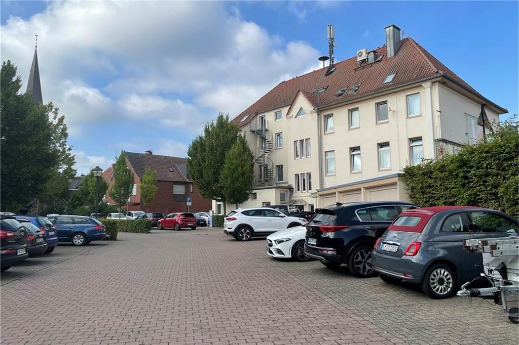 Rathaus-Neubau: Viele Parkplätze fallen wegen Bauarbeiten weg Wenn die Arbeiten an der Baustelle weitergehen, dann fällt auch der Parkplatz mit etwa 40 Parkplätzen hinter dem alten Rathaus weg.