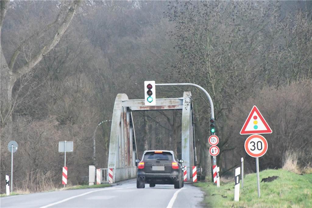 Wenn die Lippebrücke bei Vinnum wegen des Abrisses und Neubaus zunächst nicht mehr zur Verfügung steht, müssen die Verkehrsteilnehmer lange Umleitungen in Kauf nehmen.