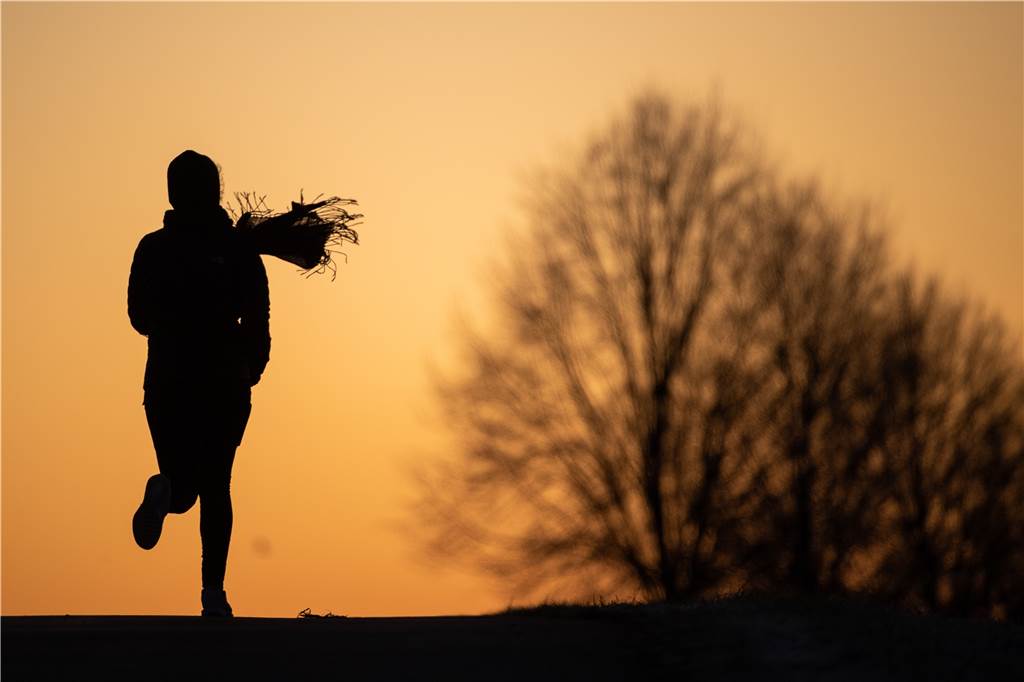Vorschlag der Stadt: Eine beleuchtete Joggingstrecke an der Alten Fahrt Wenn es dunkel ist, ist es für viele unangenehm, noch draußen joggen oder spazieren zu gehen.