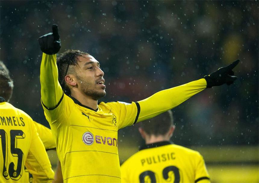 Aubameyang: "Habe den Ball einfach reingeköpft" "Wenn ich Tore schieße, dann kommen die Emotionen raus", sagt Pierre-Emerick Aubameyang. Auch gegen Ingolstadt zeigte er wieder seinen Salto.