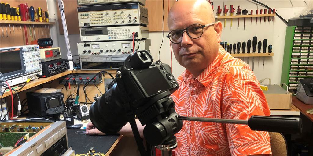 Elektronik-Reparaturen machen Castrop-Rauxeler zum YouTube-Star Wenn Jörg Haase ein besonders interessantes Teil repariert, baut er die Kamera auf. Mehr als 11.000 Menschen wollen ihm bei YouTube zusehen.