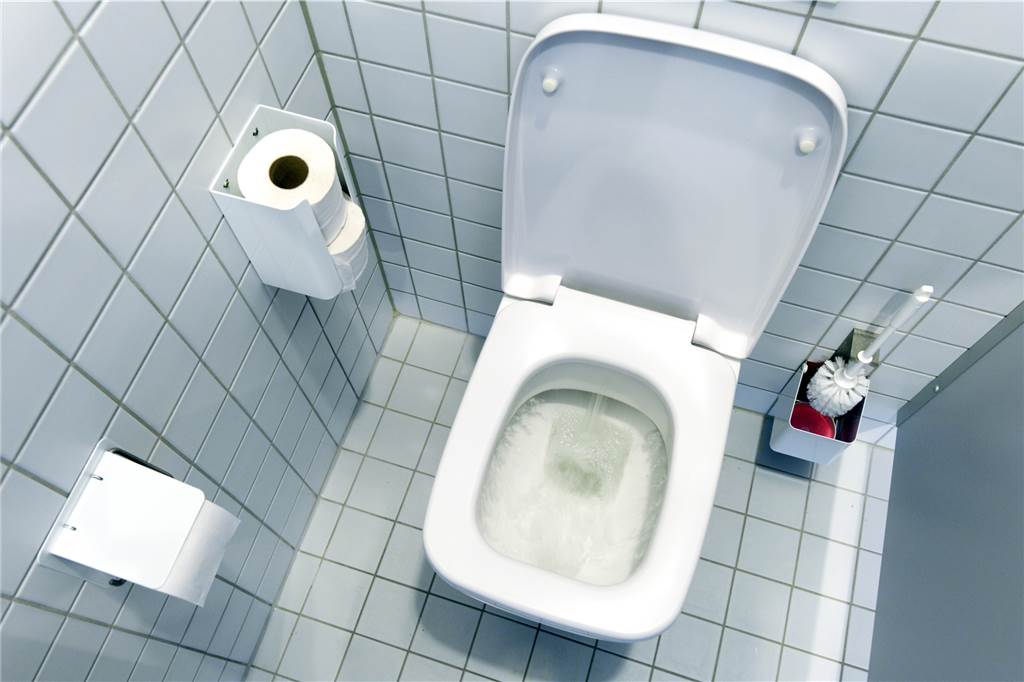 Wenn man in der Öffentlichkeit eine Toilette endlich gefunden hat, ist die Erleichterung groß. Eine Holzwickederin musste sich eine andere Lösung suchen.