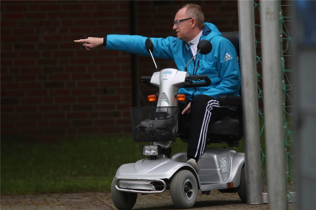 Wie sich Norbert Sander ins Leben zurückkämpfte - der SuS Olfen ist seine Lebensaufgabe Wenn Norbert Sander etwas auffällt, ist er sich nicht zu schade, drauf hinzuweisen.