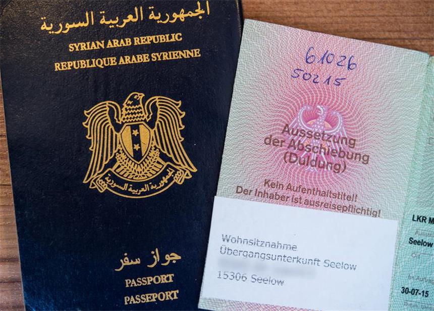 Fahnenflucht, Sprachkenntnisse und Passangelegenheiten Wenn sich ein Asylbewerber nicht an der Ausstellung seines Passes beteiligt, kann ihm das Geld gekürzt werden.