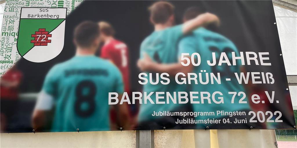 Grün-Weiß Barkenbergs erster Partytag in Bildern Jubiläumsbanner von SuS Grün-Weiß Barkenberg