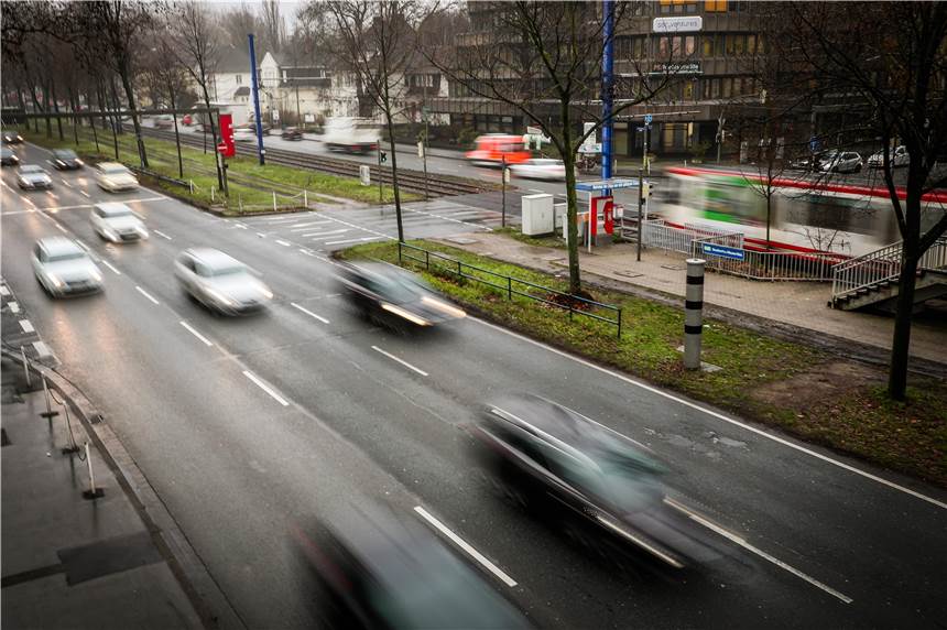 Was Sie am Samstag in Dortmund wissen müssen: B1-Sperrung, SEK-Einsatz und Klimastreik Wer am Wochenende auf der B1 unterwegs ist, muss sich im Zweifel auf Umleitungen einstellen.