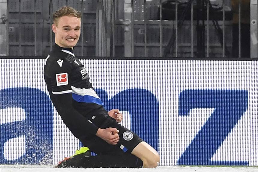 Marktwertexplosion: Amos Pieper kostet jetzt so viel wie Maradona bei seinem Wechsel nach Barcelona Wer Amos Pieper verpflichten will, muss tief in die Tasche greifen.
