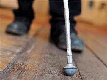 Wer Blindengeld bezieht, muss dafür keine Abgaben an die gesetzliche Krankenkasse zahlen, entschied das Landessozialgericht Baden-Württemberg in einem verhandelten Fall. Foto: Maurizio Gambarini