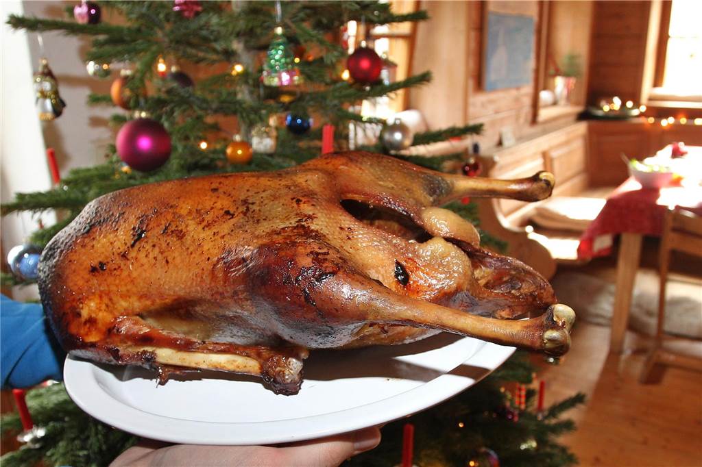Weihnachtsgänse: Hofladen Storksberger nimmt noch Bestellungen an Gänsebraten