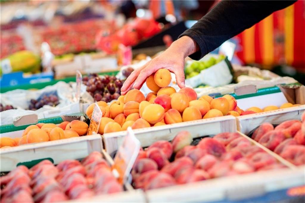 Lüner Obst- und Gemüsehändler kämpfen mit Lieferproblemen Wer eine größere Auswahl an Obst am Stand von Sahin Temiz möchte, sollte früh genug da sein.