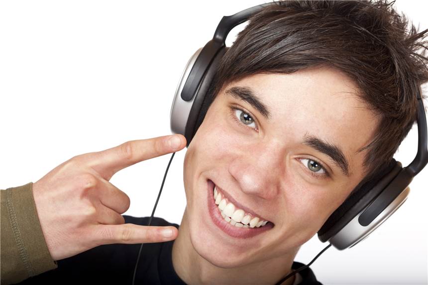 Kann man Schwerhörigkeit vorbeugen? Wer häufig Lärm beziehungsweise lauter Musik ausgesetzt ist, hat ein höheres Risiko für Schwerhörigkeit oder Tinnitus.