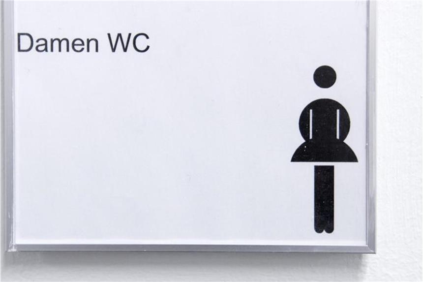 Was bei einer Blasenentzündung statt Antibiotika hilft Wer häufig zur Toilette muss, hat sich eventuell eine Blasenentzündung zugezogen. Sie muss nicht immer mit Antibiotika behandelt werden. Foto: Florian Schuh/dpa-tmn