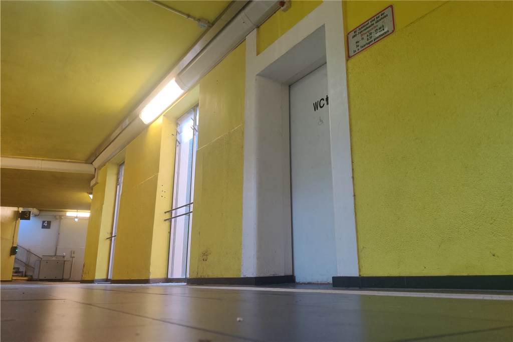 Öffentliche Toiletten in Lünen: neuer Lagebericht und Lösungen sollen her Wer im Hauptbahnhof auf die Toilette gehen möchte, muss sich erst den Schlüssel an der Radstation abholen. Das klappt natürlich nur während der Öffnungszeiten. Und die sind mittlerweile andere, als auf dem Schild stehen.