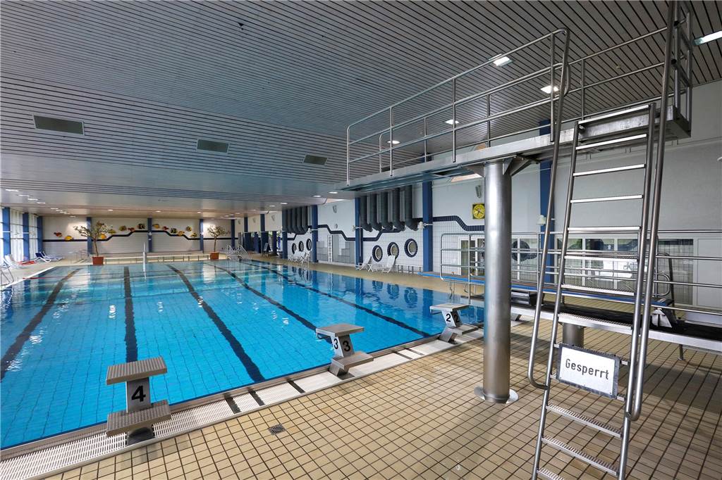 Erste Schwimmbäder senken Wassertemperatur: Das sagen die GSW Wer in den Osterferien im Hallenbad Bergkamen schwimmen gehen möchte, sollte vorher die geänderten Öffnungszeiten beachten.