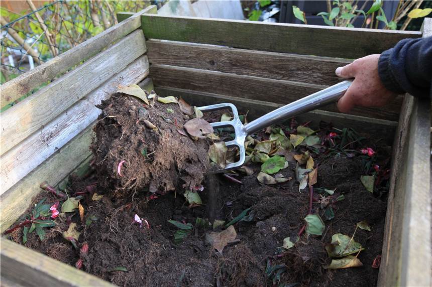 Wer einen Garten hat, kann kostenlos Kompost bekommen Wer keinen eigenen Kompost ansetzt, kann sich jetzt welchen beim EUV Stadtbetrieb holen.