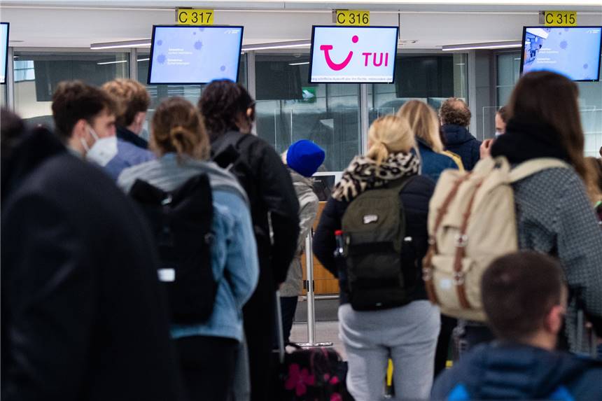 Testpflicht für alle Flugrückkehrer soll ab Sonntag gelten - Kosten tragen Reisende selbst Wer nach Deutschland mit dem Flugzeug einreist, der muss ab Sonntag einen Corona-Text machen lassen.