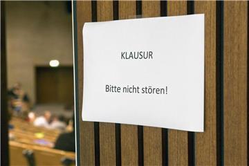 Wer Prüfungsangst hat, sollte sich gut fachlich vorbereiten - das beste Mittel, um Zuversicht und Sicherheit zu erlangen. Foto: Jens Schierenbeck