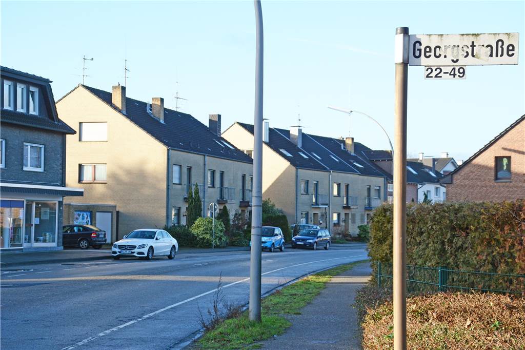 Anlieger der Klosterstraße und der Luisenstraße wehren sich gegen Straßenbaubeiträge Wer sein Eckgrundstück an der Klosterstraße/Georgstraße hat, zahlt im Sanierungsfall doppelt.