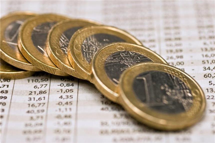 Investment Rohstoffe: Risikoreiche Beimischung für das Depot Wer sein Geld auch in Rohstoffe anlegen möchte, sollte den Anteil am Gesamtportfolio auf zehn Prozent beschränken. Foto: Andrea Warnecke/dpa