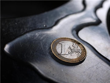 Wer seine Euro anlegt, will von den Zinsen profitieren. Das ist jedoch nicht immer möglich. Foto: Karl-Josef Hildenbrand