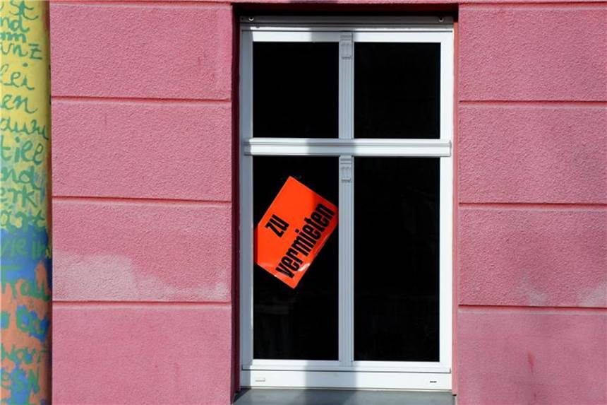 Wer seine Miete nicht bezahlt, steht vor existenziellen Problemen - und schnell auf der Straße. Foto: Ralf Hirschberger/Illustration
