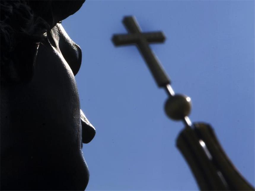 Was Angestellte der Kirche wissen müssen Wer sich bei einem kirchlichen Arbeitgeber vorstellt, muss damit rechnen, nach der eigenen Spiritualität befragt zu werden. Foto: Arno Burgi