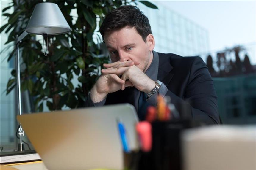 Von der Führungskraft zurück zum Mitarbeiter Wer sich in einer Führungsrolle nicht wohl fühlt, kann auch wieder als regulärer Mitarbeiter arbeiten. Ein Stigma sind solche Karriereschritte heute eher nicht mehr. Foto: Alexander Heinl
