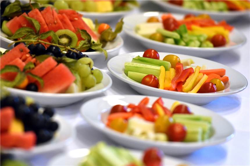 Was bedeutet eigentlich „fit sein“? Wer Sport treibt und sich fit halten möchte, sollte auf die Ernährung achten, sagen die Experten.