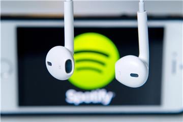 Wer Spotify nutzen möchte, muss dafür künftig die offizielle App installieren. Foto: Daniel Bockwoldt