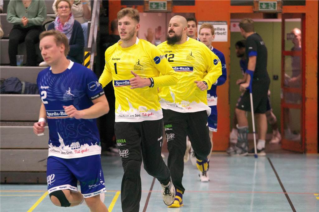 Der HSC und das fragliche „T“: Wer steht bei Halterns Handballern in Altenhagen im Tor? Wer steht in Halterns Tor? Finn Mengede und Rico Robert sind's nicht.