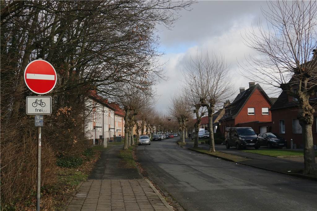 Polizei irrt sich bei Einbahnstraße - Sabine Keller aus Werne musste zahlen Wer von der Stockumer Straße aus kommt, darf nicht in die Breielstraße einbiegen. Um eine Einbahnstraße handelt es sich trotzdem nicht.