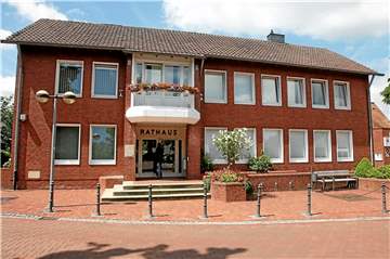 Wer wird sich auf den Chefsessel im Legdener Rathaus setzen können? Die Entscheidung fällt am Sonntag, 27. September, bei der Stichwahl.