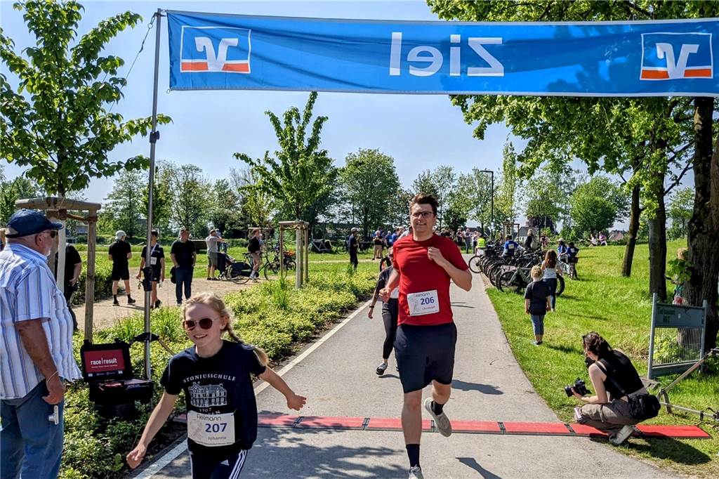 Im Bürgerpark: Laufen und kämpfen gegen den Brustkrebs Zieleinlauf