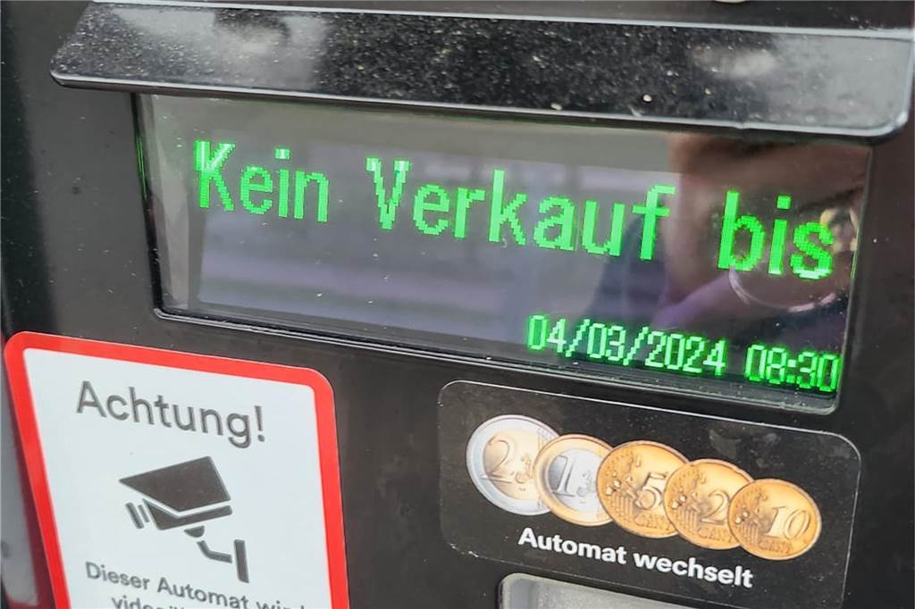 Wer zwischen 7.45 und 8.30 Uhr etwas aus dem Verkaufsautomaten vor der Wiehagen-Schule haben möchte, der hat Pech.