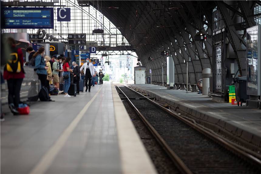 Streik: Bahn streicht 75 Prozent aller Fernzüge - Einschränkungen auch im Regionalverkehr Werde ich wohl ankommen, und wenn ja, wann? Diese Frage dürften sich am Mittwoch und Donnerstag viele Menschen stellen.