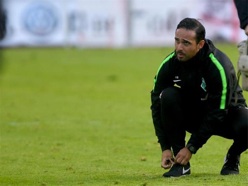 Werder hofft gegen Würzburg auf das Ende der Pokal-Pleiten Werder-Trainer Alexander Nouri muss mit seiner Elf im Pokal in Offenbach gegen Würzburg ran. Foto: David Hecker